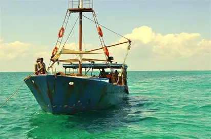 Barco de Pesca Comercial.