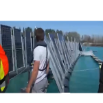 Instalan paneles solares verticales en un lago y el resultado rompe toda lógica: la planta genera más a la mañana y a la tarde, justo cuando las familias encienden los electrodomésticos y las fábricas están en pleno funcionamiento